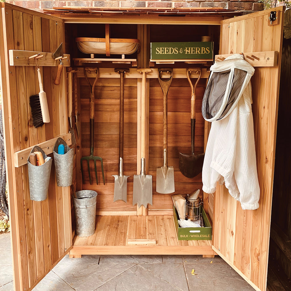 OLT Cedar Tool Shed 4x2, cedar finish detail
