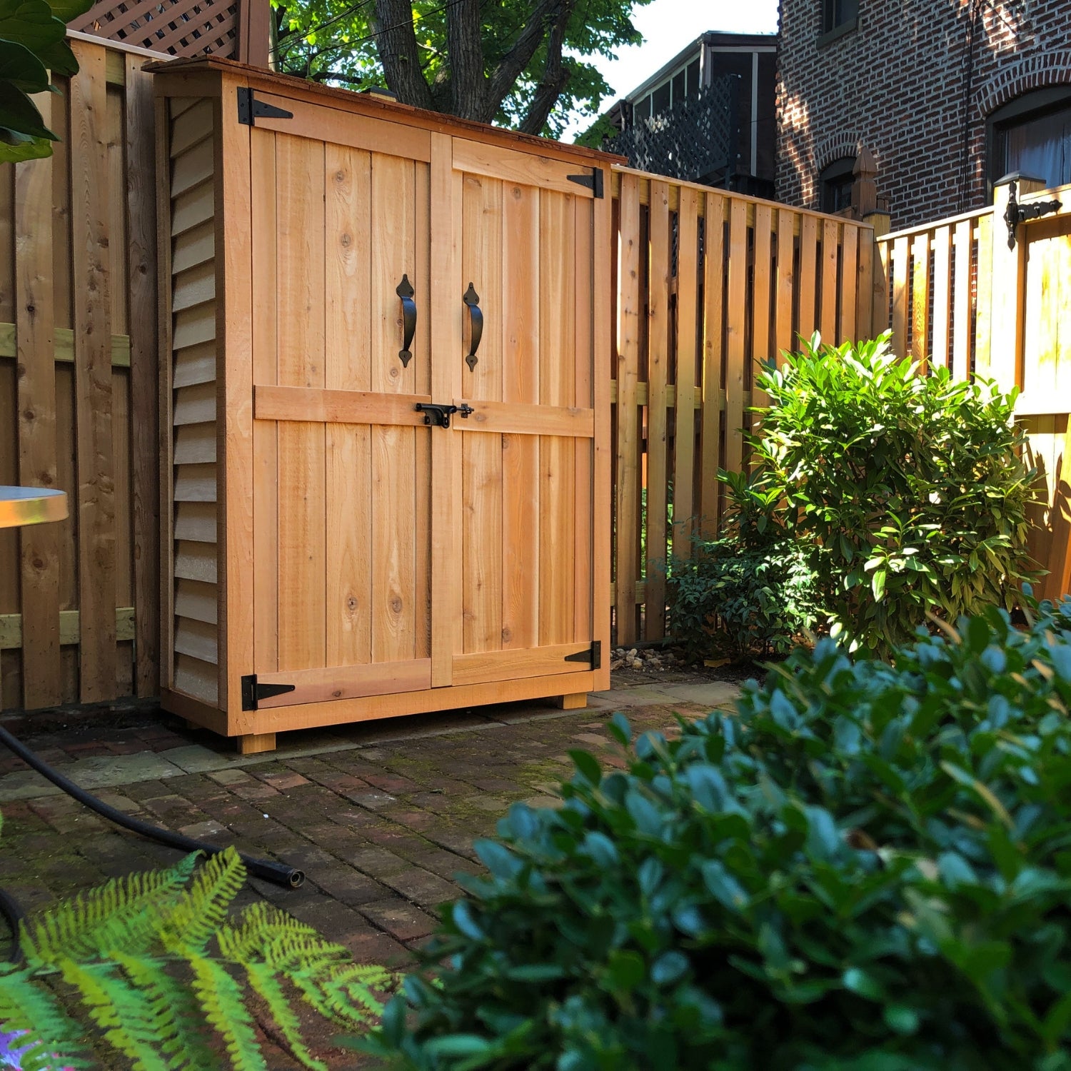 OLT Cedar Tool Shed 4x2, product rendering 3