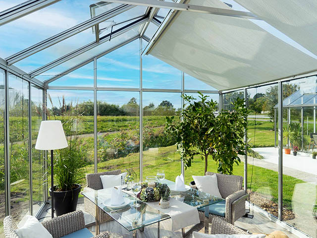 LIVINGTEN Greenhouse interior LED lighting detail