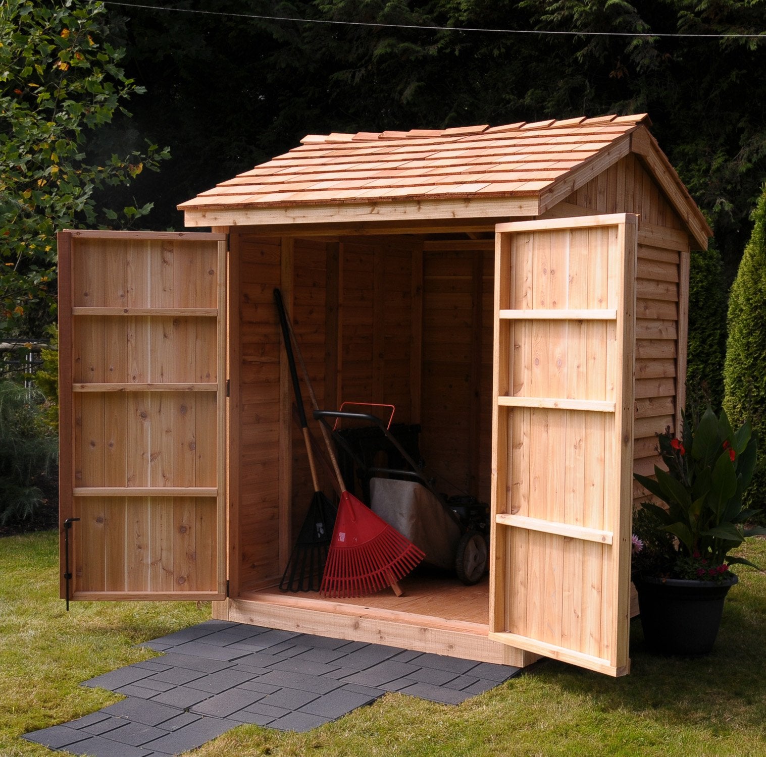 OLT 6x6  Cedar Storage Shed